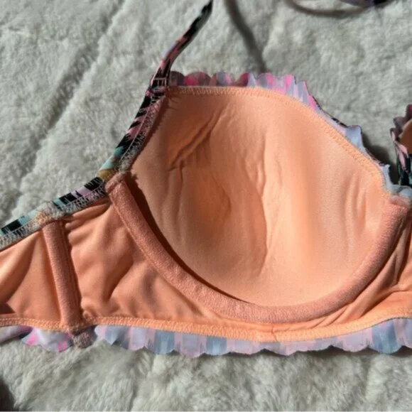 Victoria’s Secret | Warm Ikat Foil The Getaway Halter Bikini Top | Size 32C - Picture 8 of 10